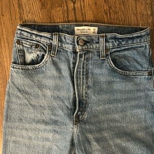 Abercrombie 90’s Straight Ulta High Rise Jeans